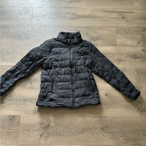 Uniqlo women’s ultra light down jacket